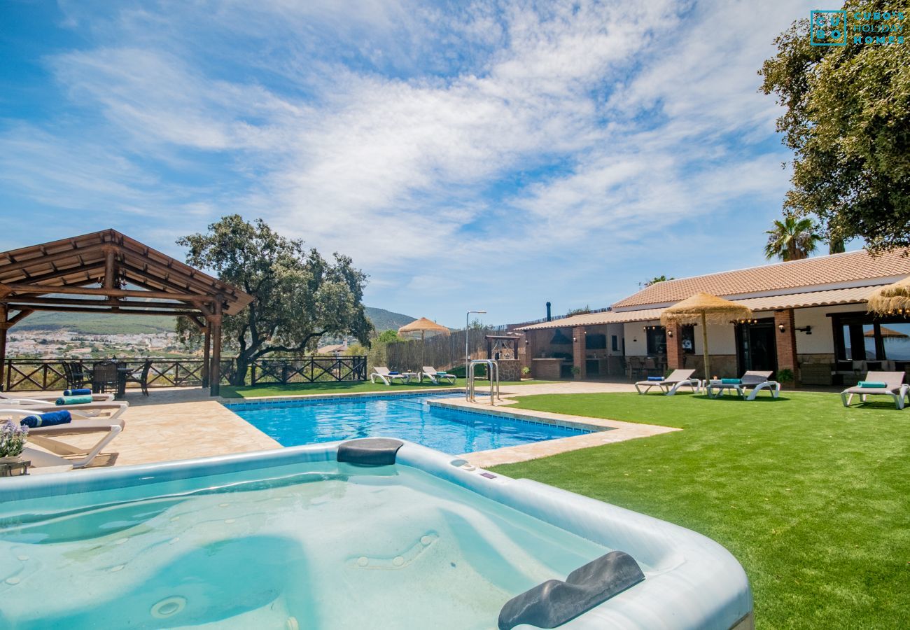 Piscina de esta villa en Alhaurín el Grande