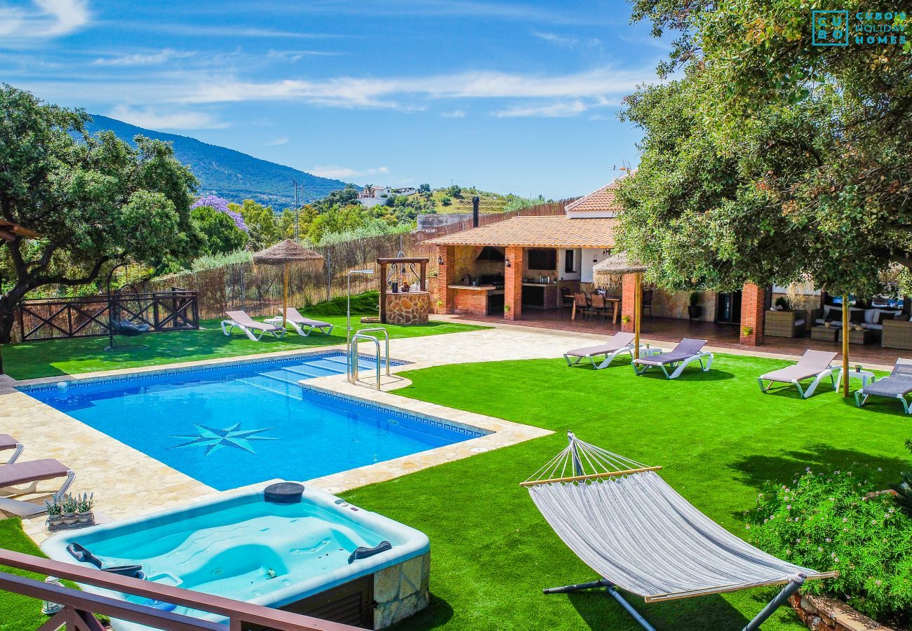 Piscina privada de esta villa en Alhaurín el Grande