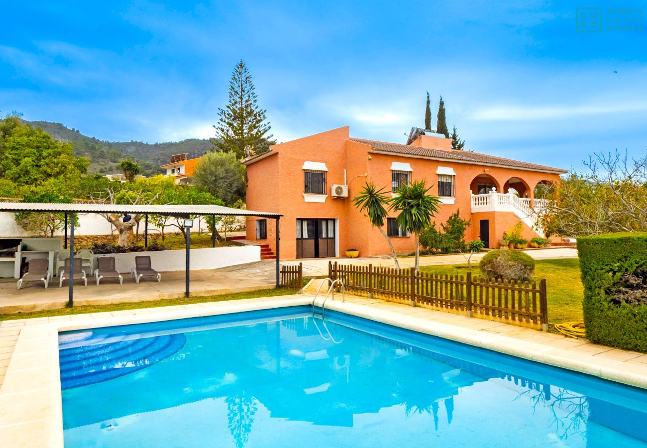 Casa rural en Alhaurin de la Torre - Cubo's Pink Townhouse Los Manantiales