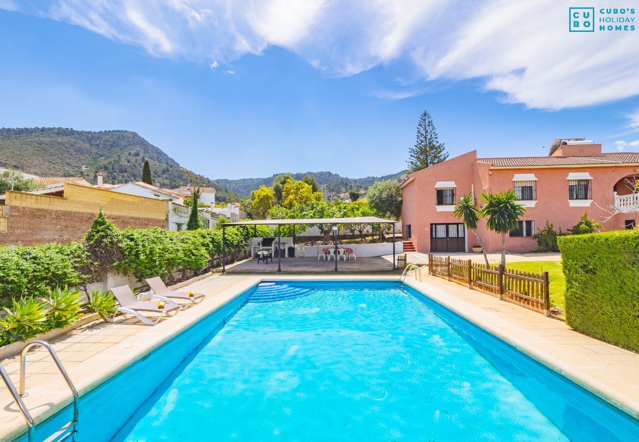 Casa vacacional con piscina en Alhaurín de la Torre para 8 personas