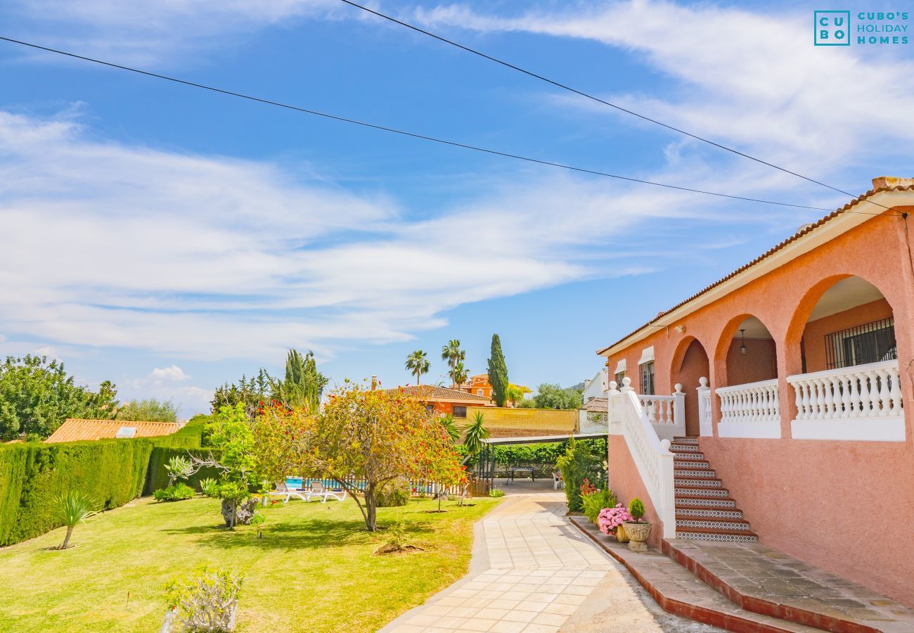 Casa rural en Alhaurin de la Torre - Cubo's Pink Townhouse Los Manantiales