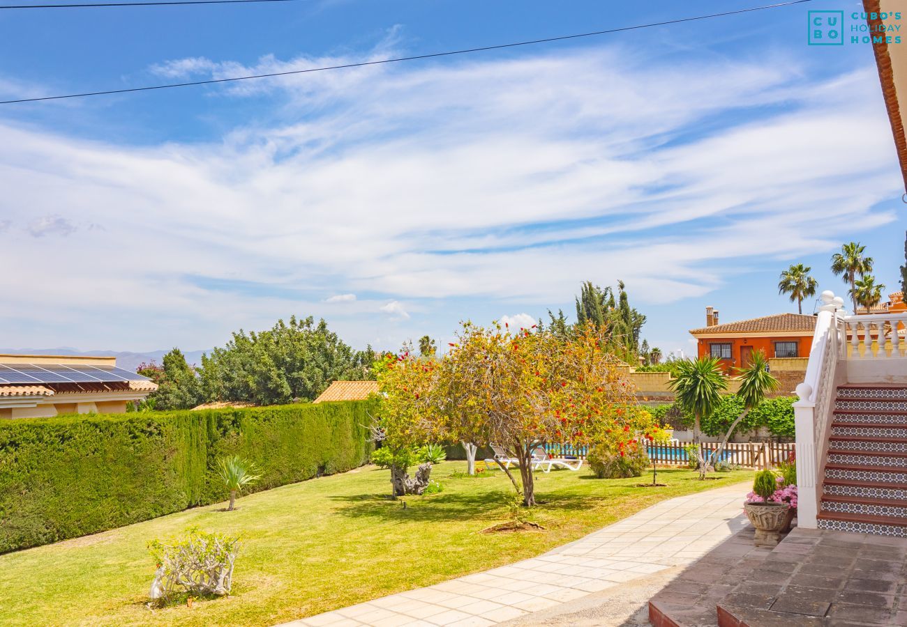 Casa rural en Alhaurin de la Torre - Cubo's Pink Townhouse Los Manantiales