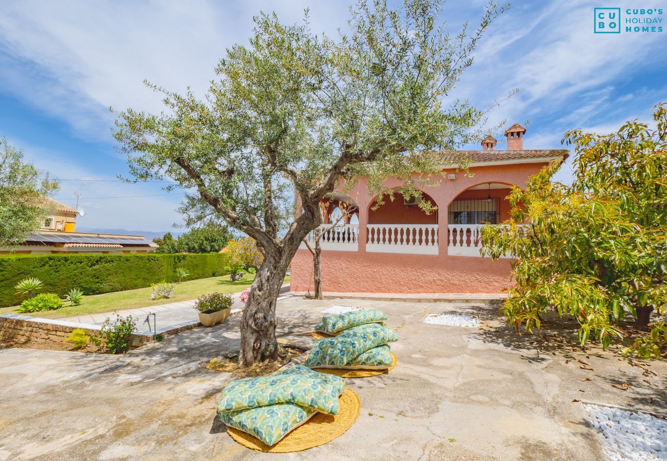 Casa rural en Alhaurin de la Torre - Cubo's Pink Townhouse Los Manantiales