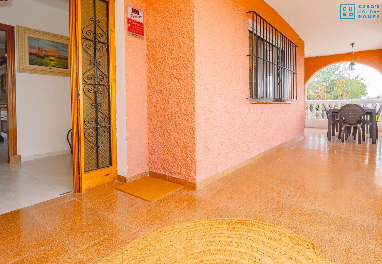 Casa rural en Alhaurin de la Torre - Cubo's Pink Townhouse Los Manantiales