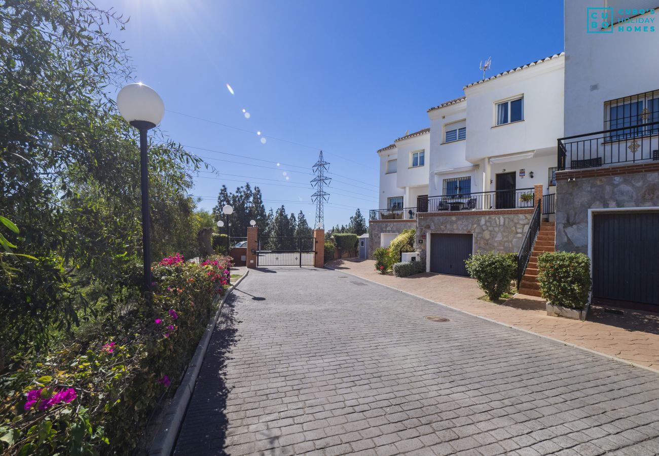 Casa adosada en Mijas Costa - Cubo's Chaparral Townhouse & Community Pool