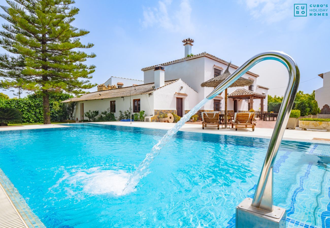 Maravillosa casa rural para 10 personas con piscina en Coín