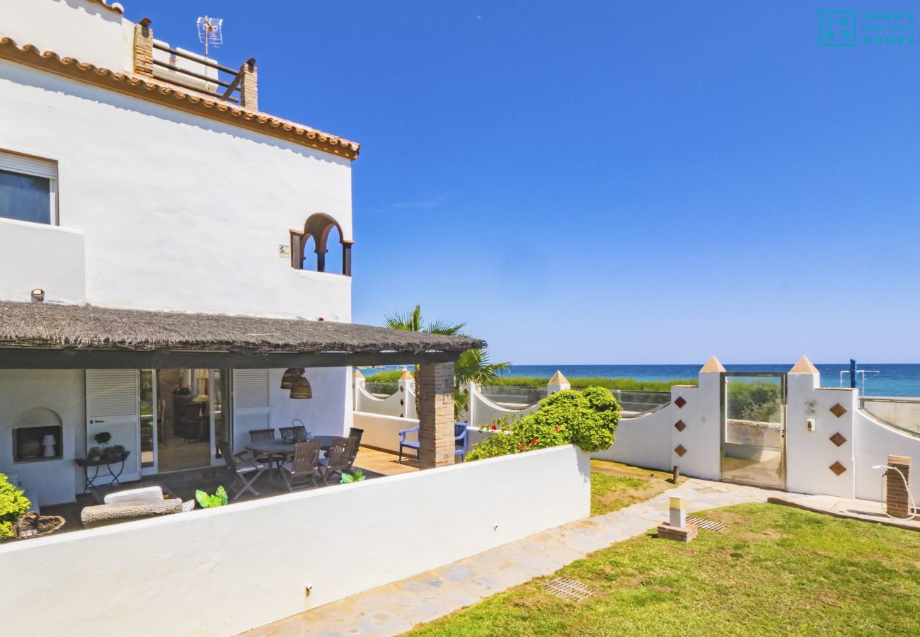 Casa adosada en Manilva - Cubo's Beachfront Marina de Casares House