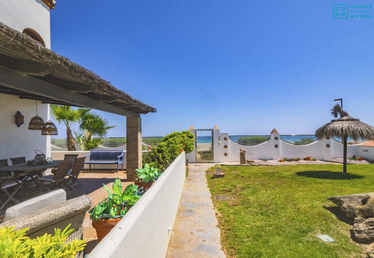 Casa adosada en Manilva - Cubo's Beachfront Marina de Casares House