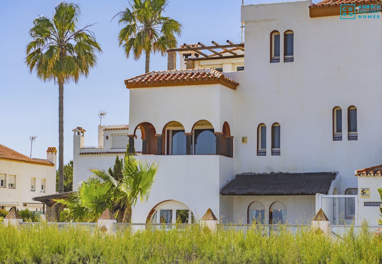 Casa adosada en Manilva - Cubo's Beachfront Marina de Casares House