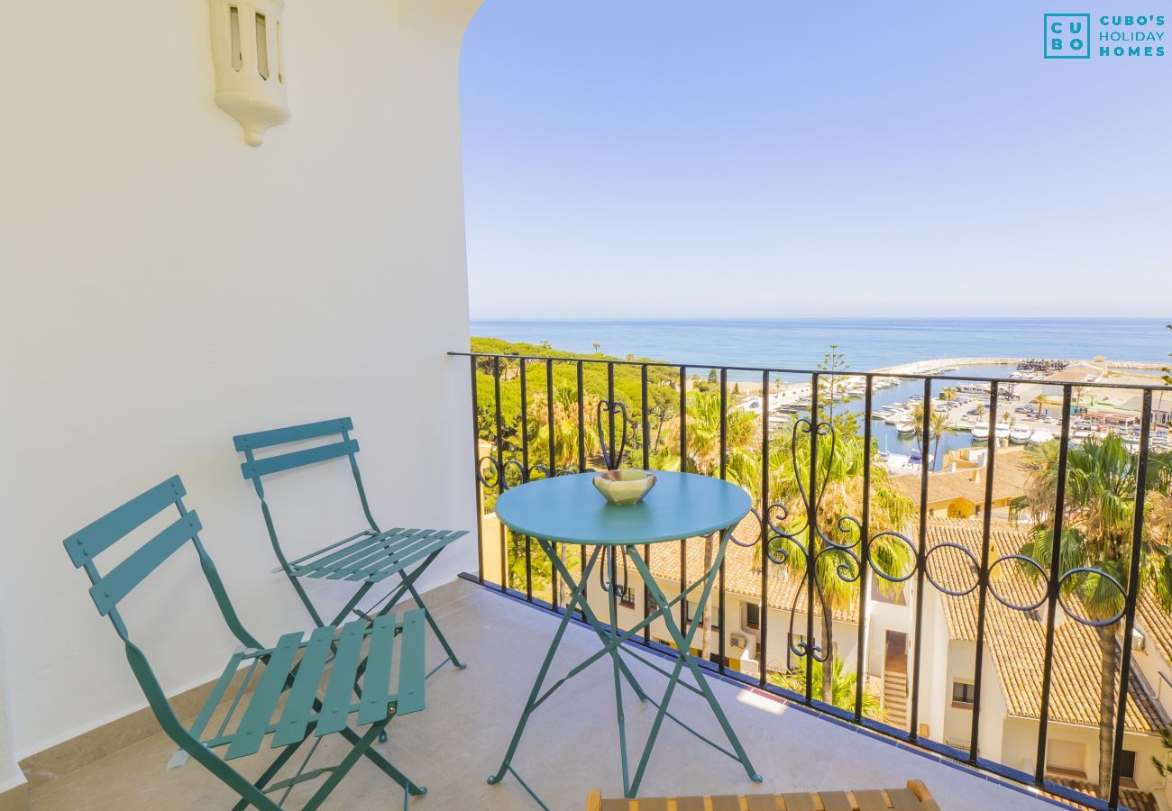 Apartamento en Marbella - Cubo's Atico Cabopino Port & Parking