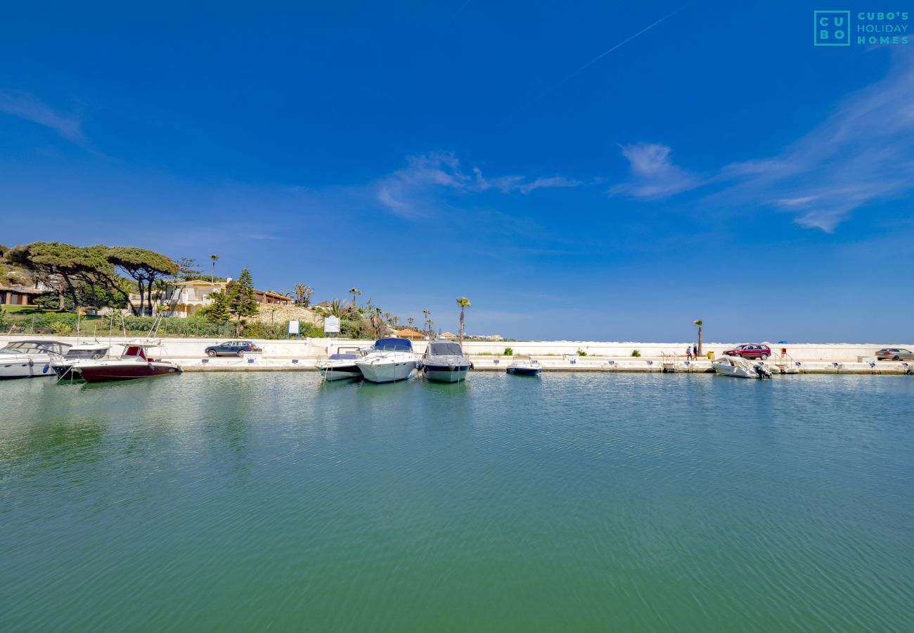 Apartamento en Marbella - Cubo's Atico Cabopino Port & Parking