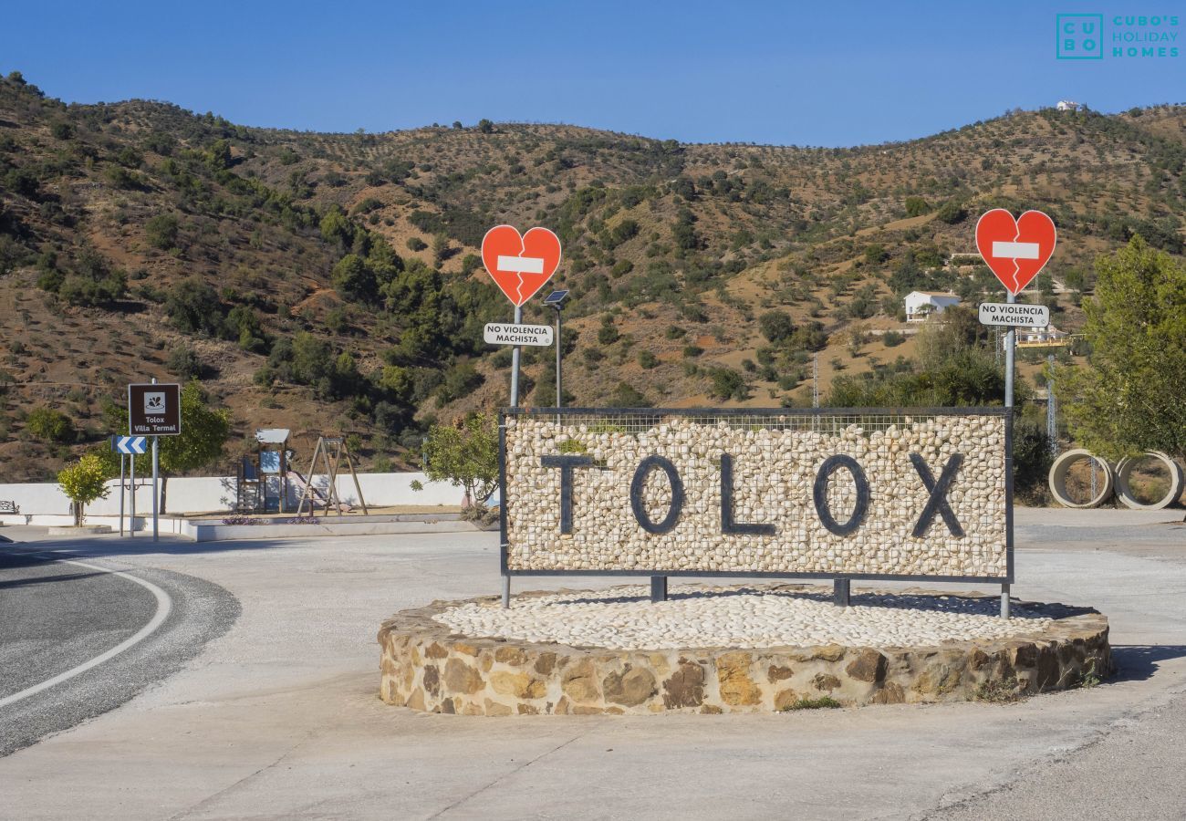 Alquiler por habitaciones en Tolox - Cubo's Hostal La Plaza FAMILY with Breakfast