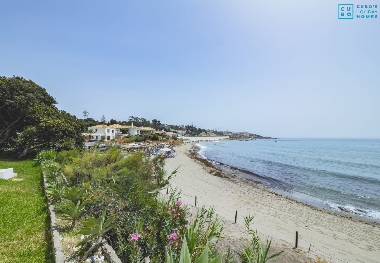 Villa en Mijas Costa - Cubo's Beachfront Villa Khayyam