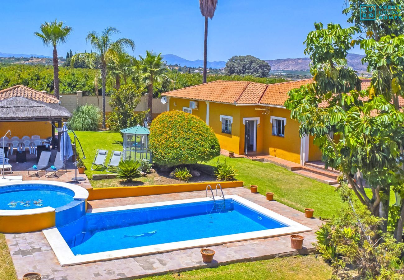 Maravillosa casa vacacional para 10 personas con piscina en Alhaurin