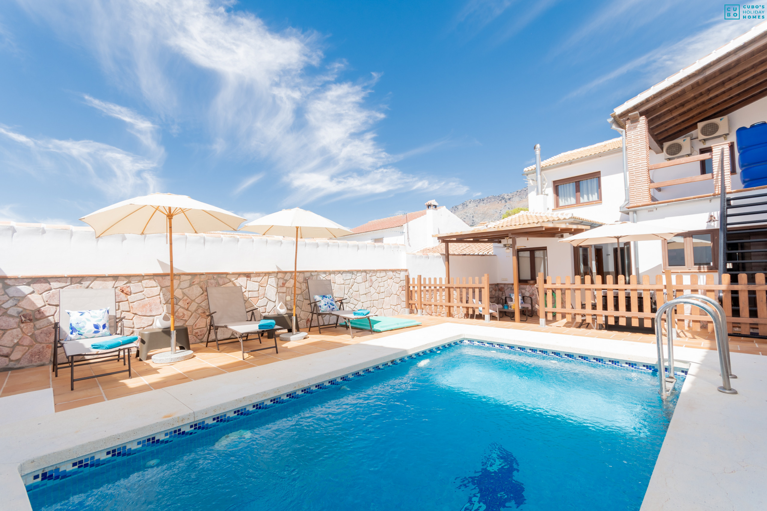 Pool of this house in El Torcal