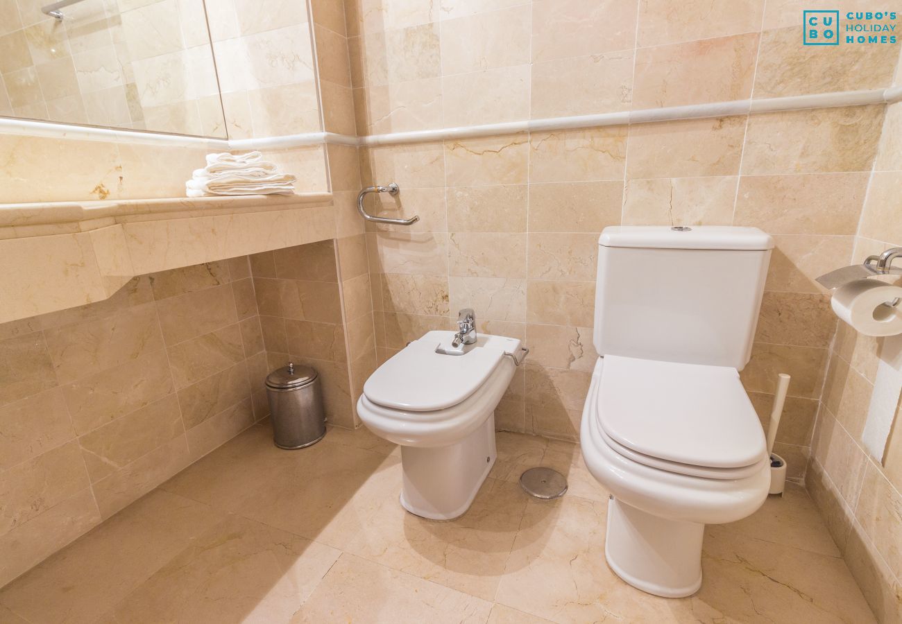 Bathroom of this apartment in Marbella