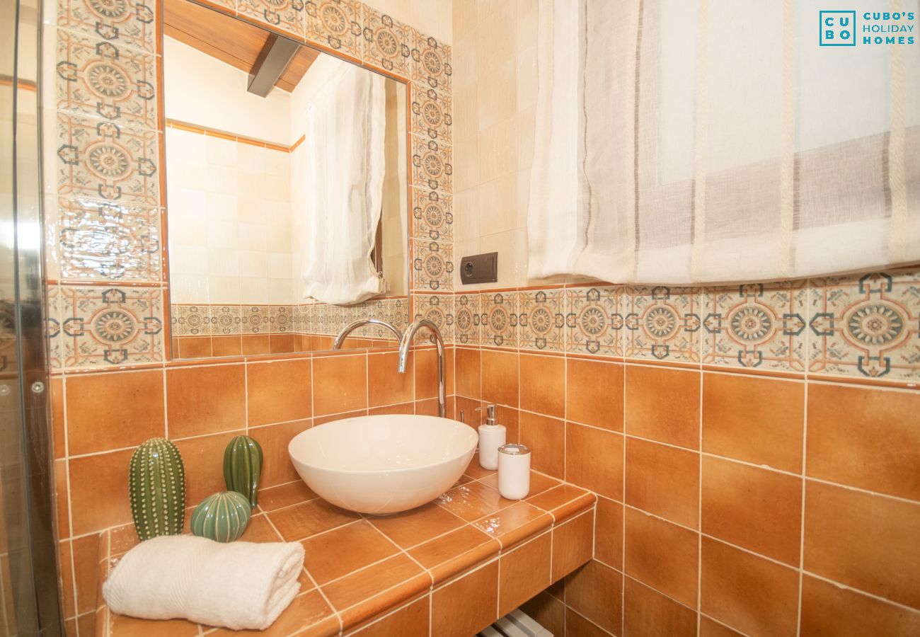 Bathroom of this villa in Alhaurín el Grande