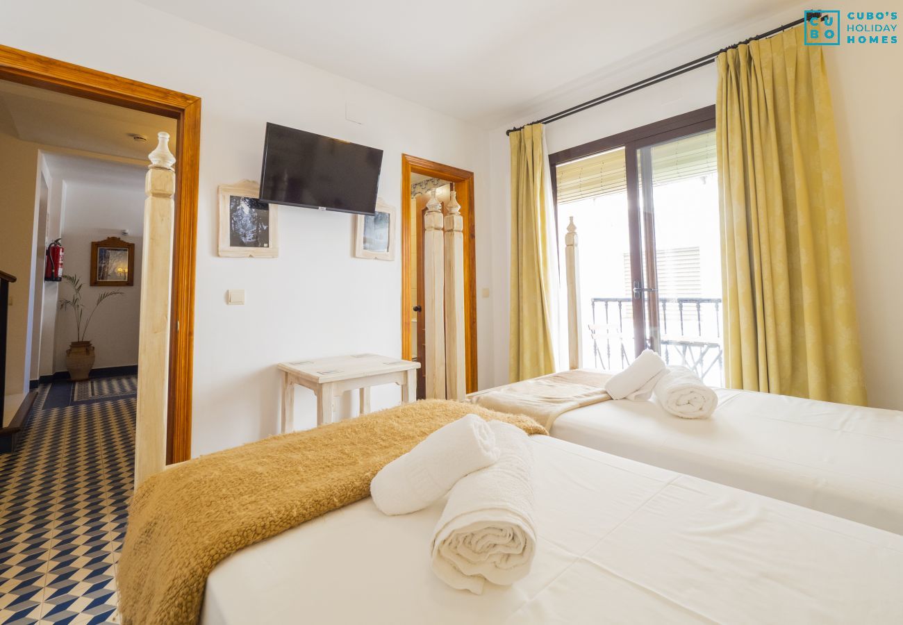 Rent by room in Tolox - Cubo's Hostal La Plaza Room 101 with Breakfast