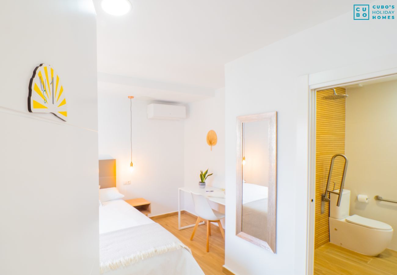 Rent by room in Torre de Benagalbon - Cubo's Hostal William's Sunny 1 Baño Adaptado