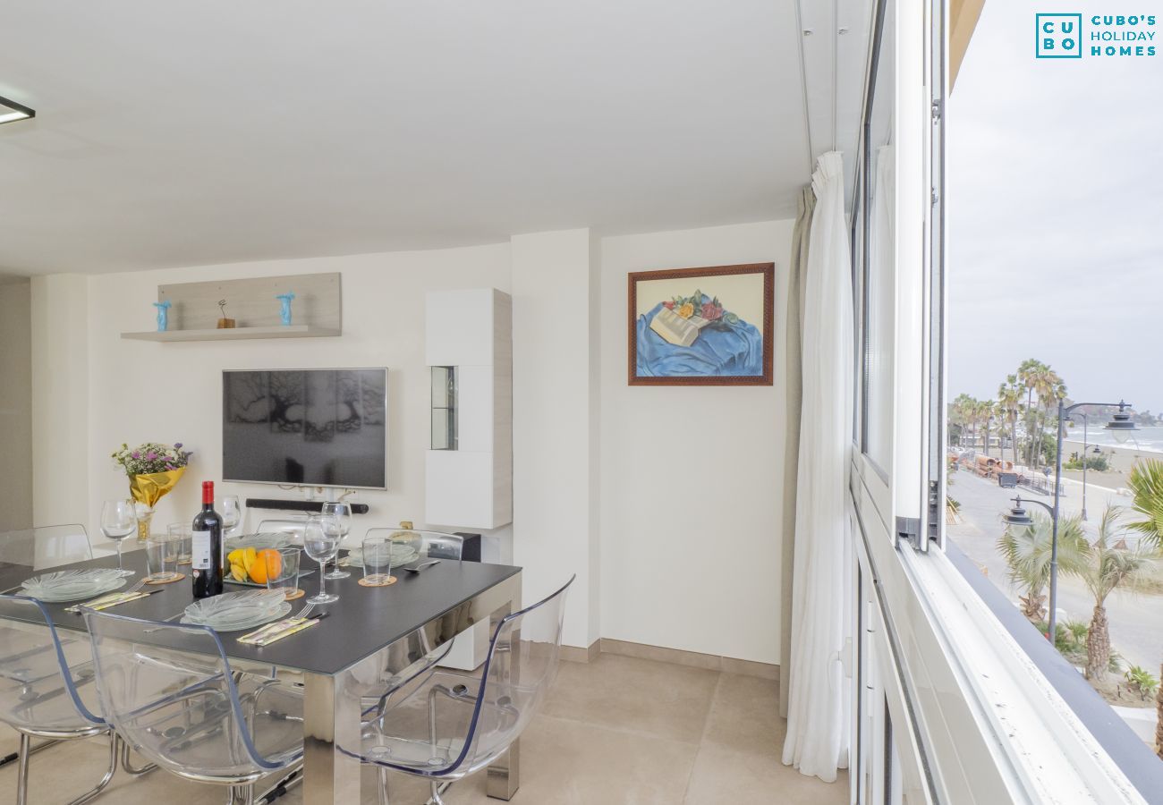 Appartement à Estepona - Cubo's Estepona Oceanview Apartment & Free Parking