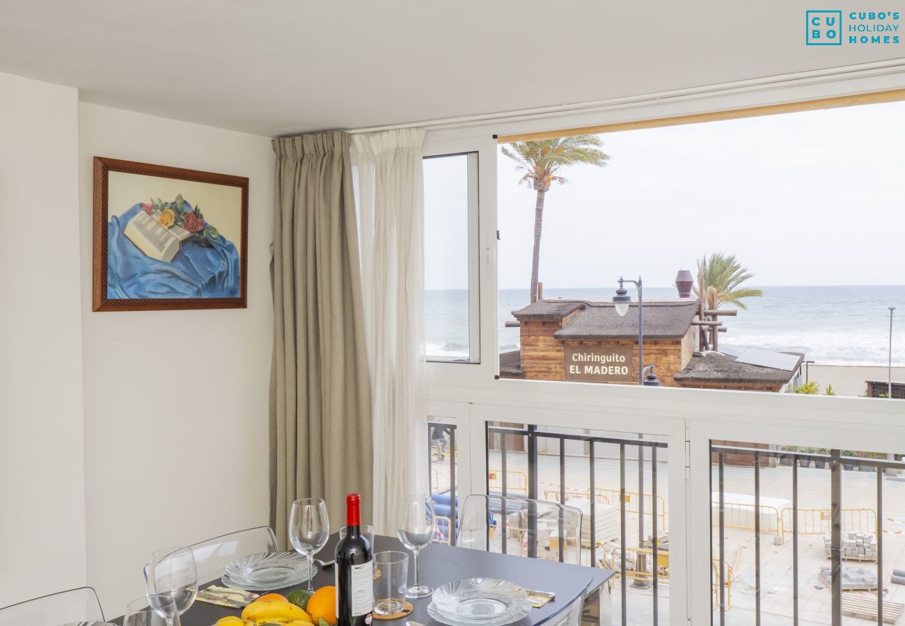 Appartement à Estepona - Cubo's Estepona Oceanview Apartment & Free Parking