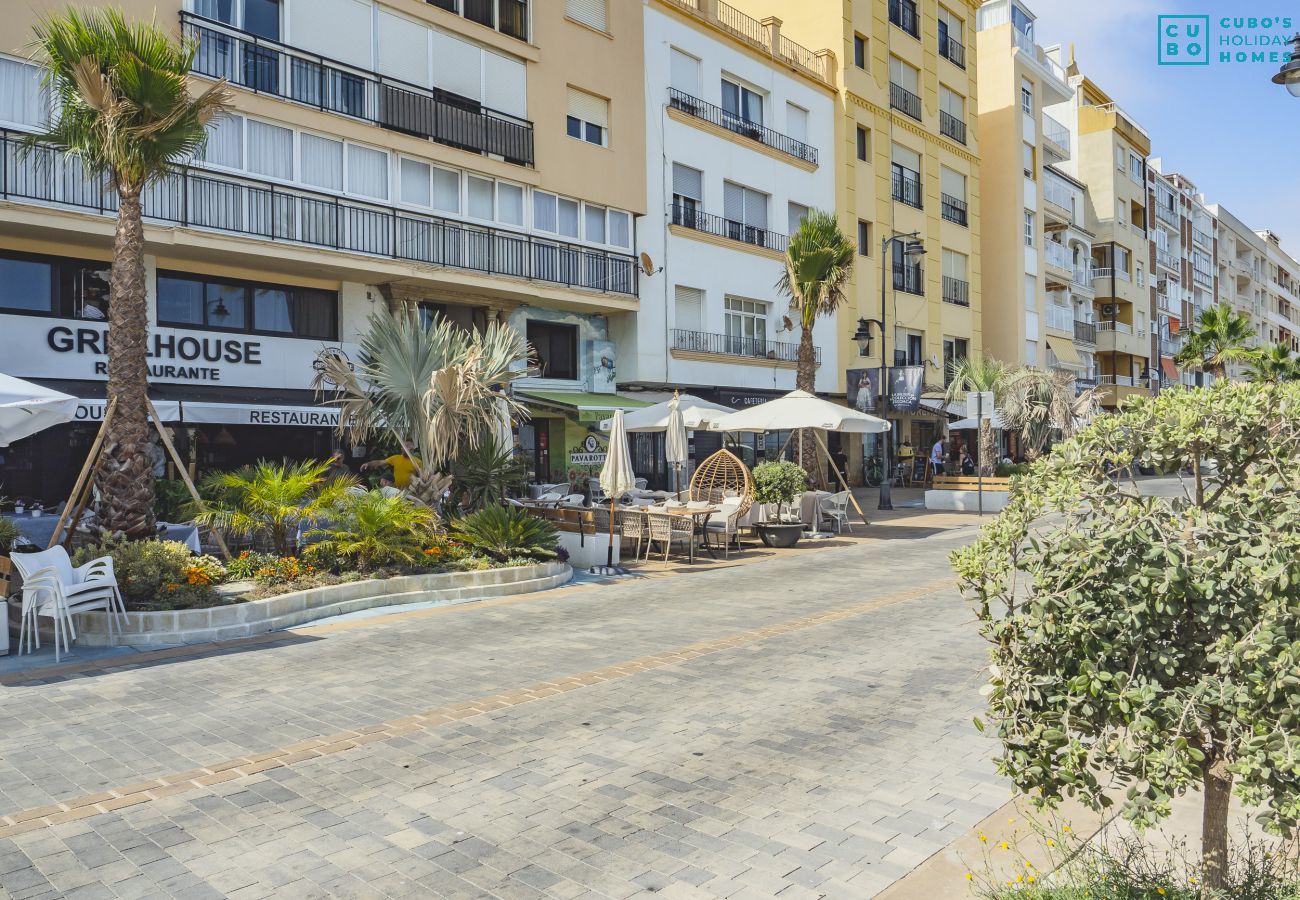 Appartement à Estepona - Cubo's Estepona Oceanview Apartment & Free Parking